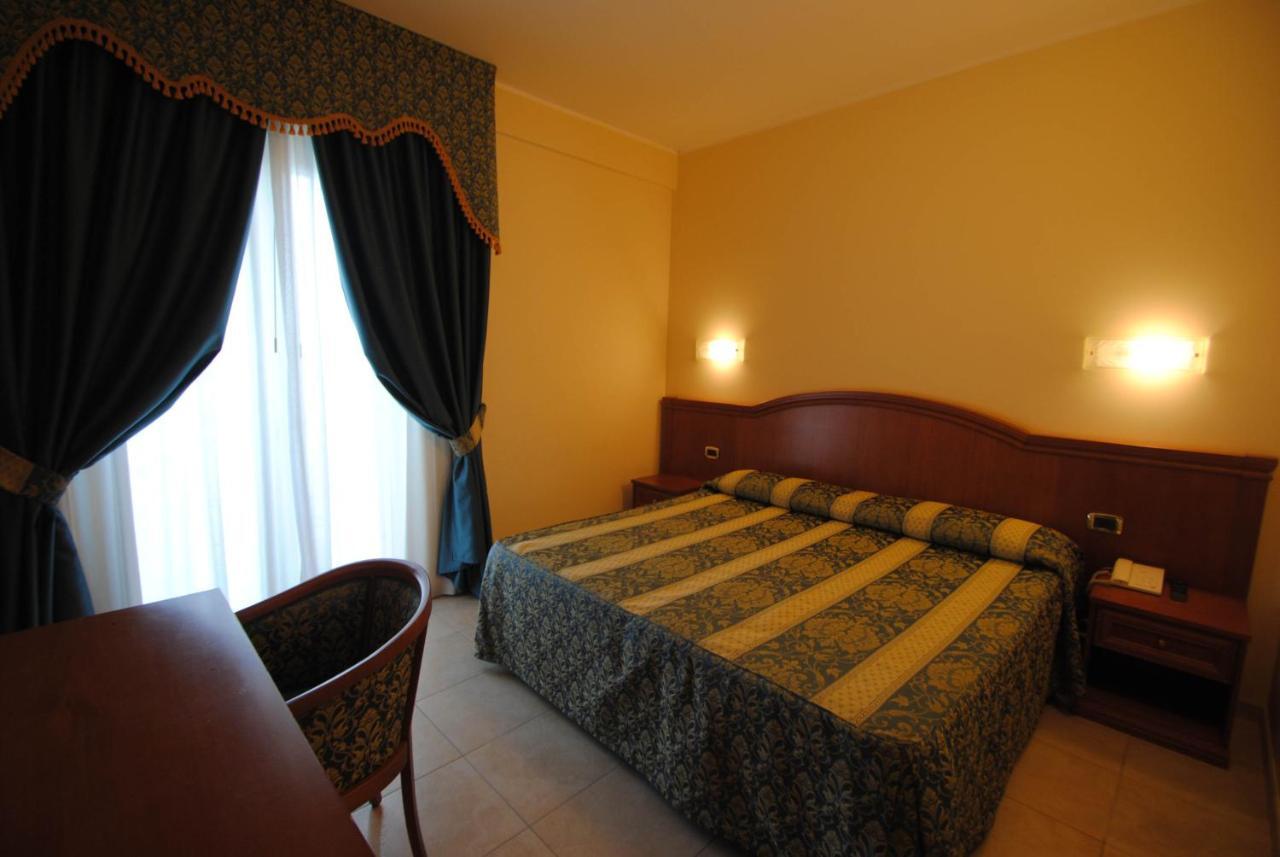 Hotel Concorde Sant'Egidio alla Vibrata Exterior foto
